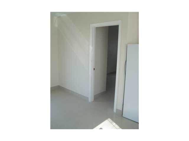 Building Photo - 133 SW 5th Ct