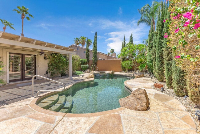 Building Photo - 79886 Dandelion Dr