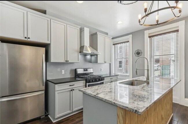 Building Photo - 81 S 16th St