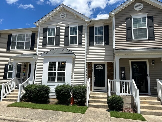 Building Photo - 4 Bedroom | 3.5 Bedroom Raleigh Townhome
