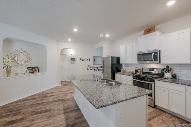 Building Photo - 13129 Needle Grass