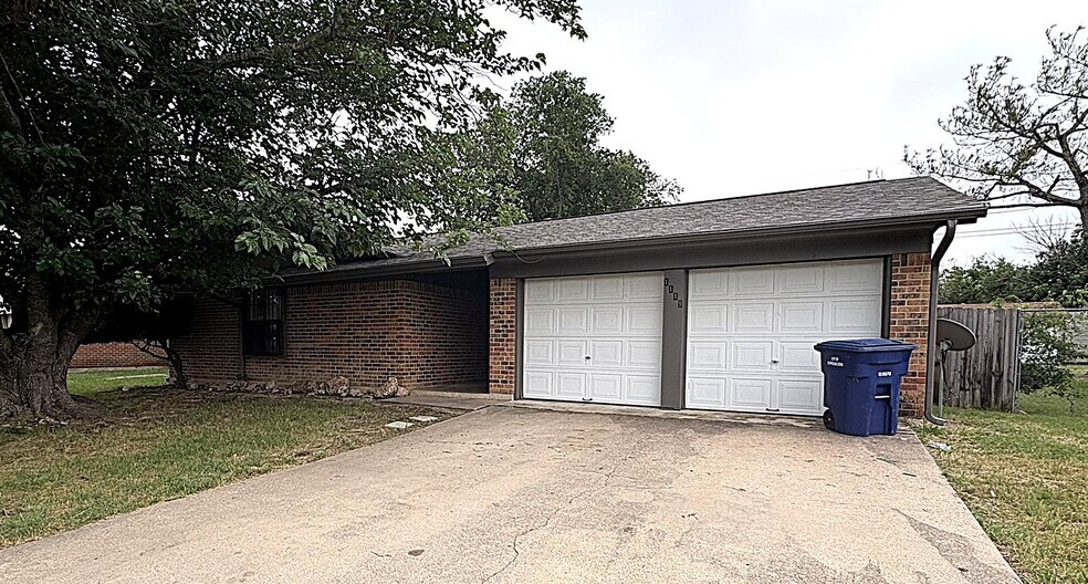 Building Photo - 1119 Rhonda Lee St