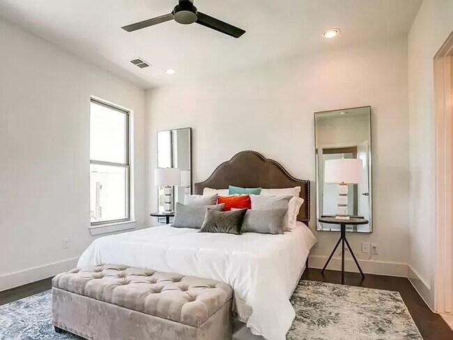 Building Photo - 4710 Virginia Ave