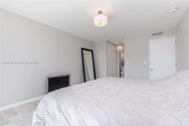 Building Photo - 2451 Brickell Ave