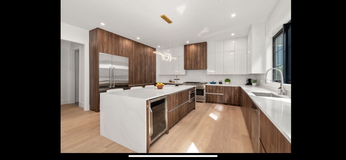 Building Photo - 28 Newtonville Ave