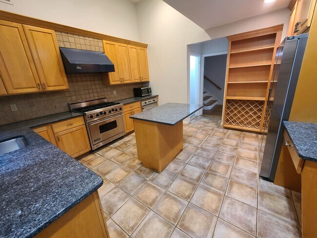 Building Photo - Scarsdale Rental Fully Updated 4 bedroom p...