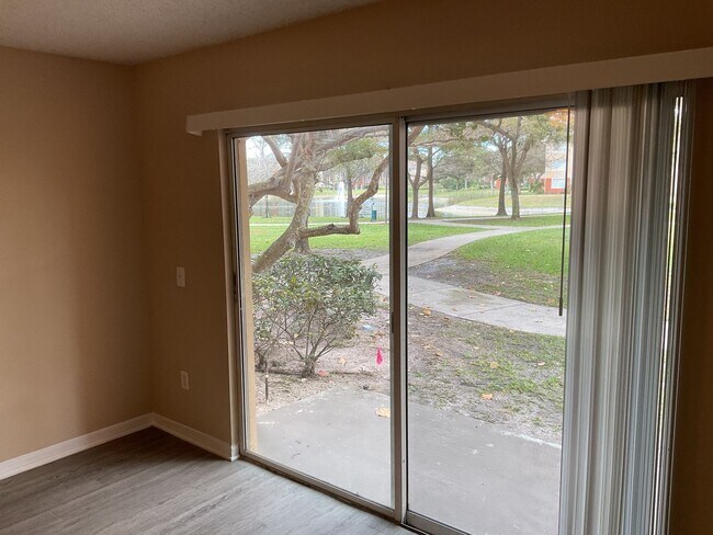 Building Photo - The Grand Isles - Seaspray