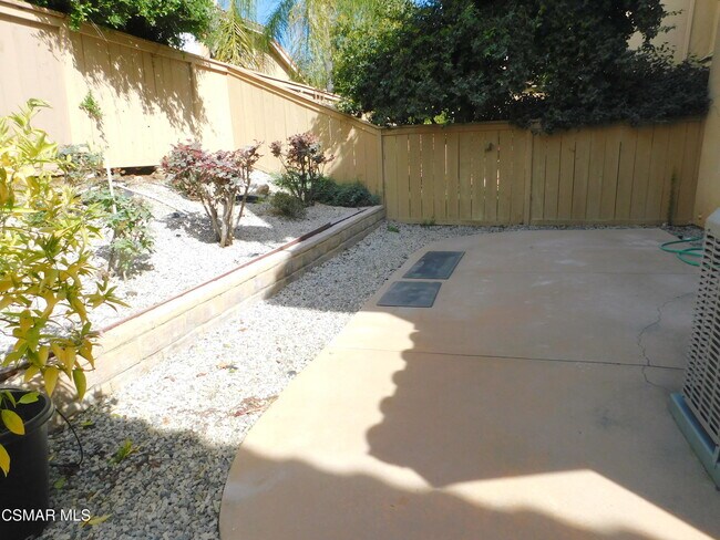 Building Photo - 4887 Santo Dr