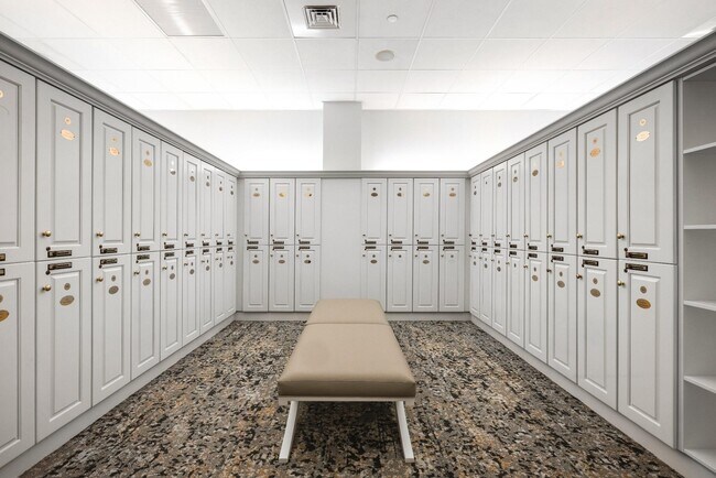 Building Photo - 5070 Lake Catalina Dr