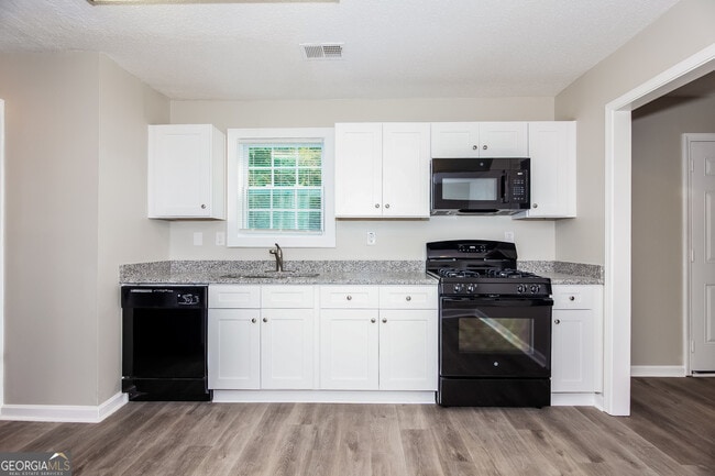 Building Photo - 5454 Northcut Dr