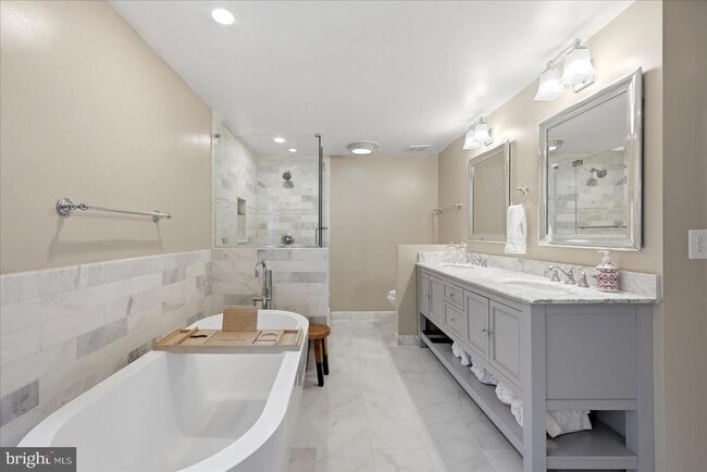 Building Photo - 911 Riva Ridge Dr