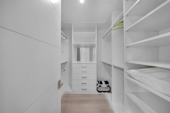 Building Photo - 2001 Marietta Dr