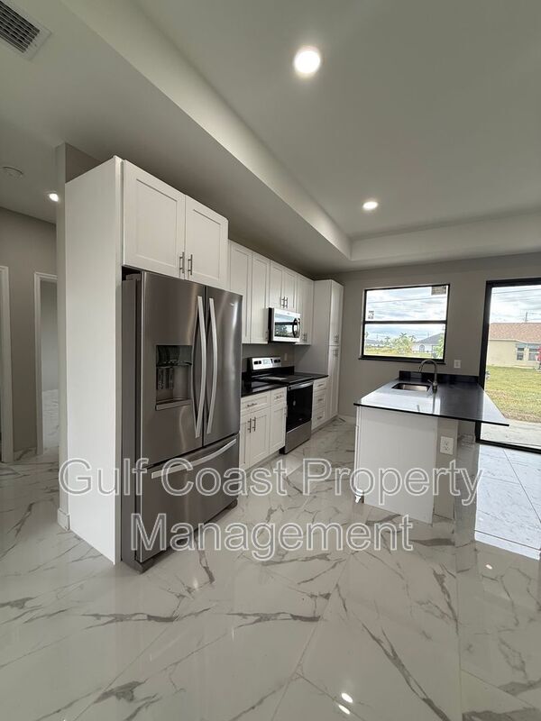 Building Photo - 1726 NE 13th St