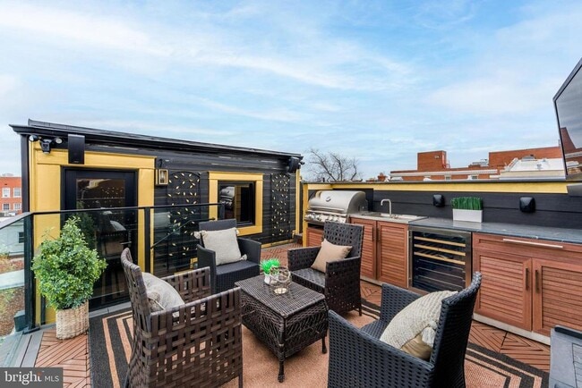 Building Photo - 810 Prince St