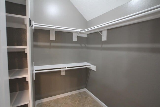 Building Photo - 3438 Brookwood Dr