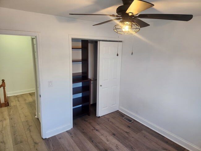 Building Photo - 1597 Cove Dr