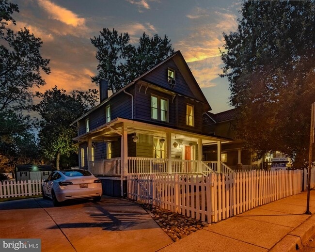 Building Photo - 5204 42nd Ave