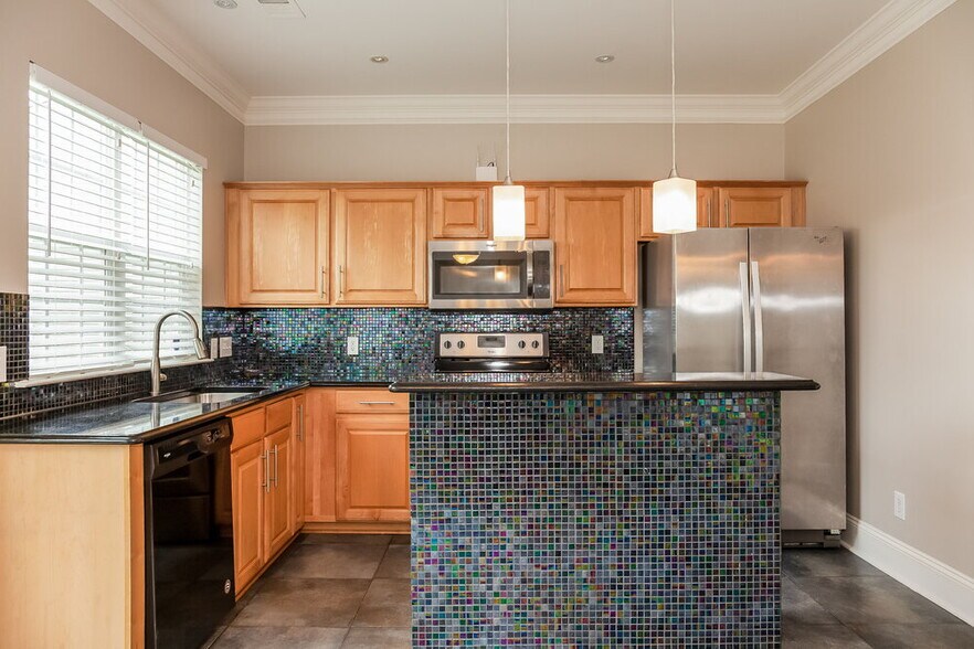 Building Photo - 11007 Holm Oak Pl