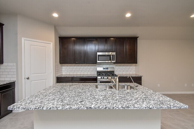 Building Photo - 1427 Central Heights Dr