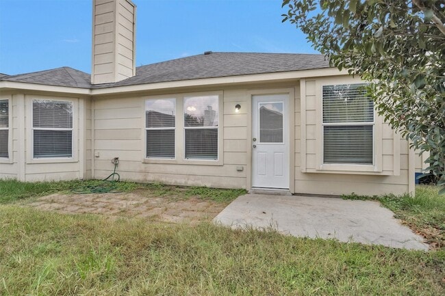 Building Photo - 32102 Decker Oaks Dr