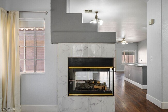 Building Photo - 5870 Gentleslope St