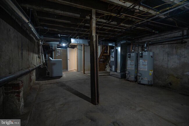 Building Photo - 2410 Wharton St