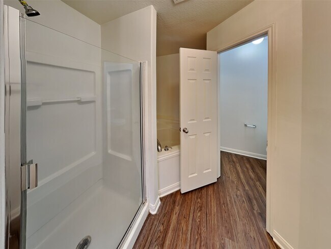 Building Photo - 10200 Red Fern Ct