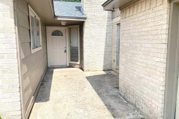 Building Photo - 323 Maybrook Dr