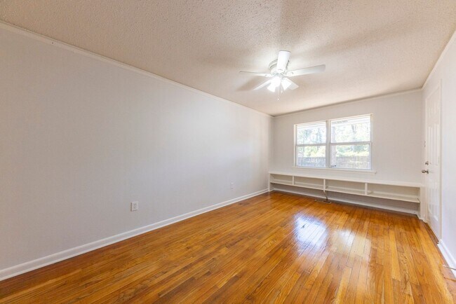 Building Photo - Welcome home!