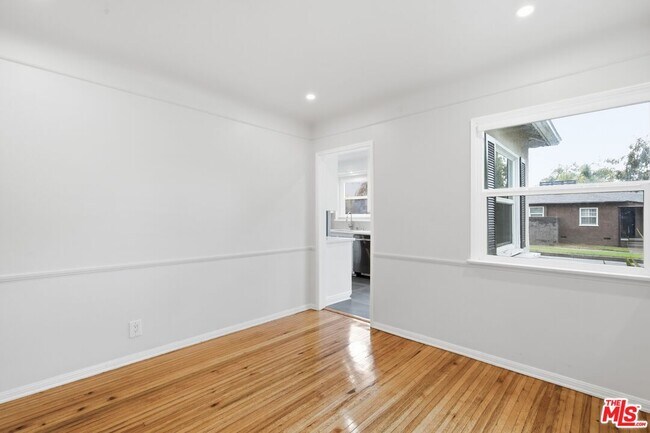 Building Photo - 4236 Elenda St