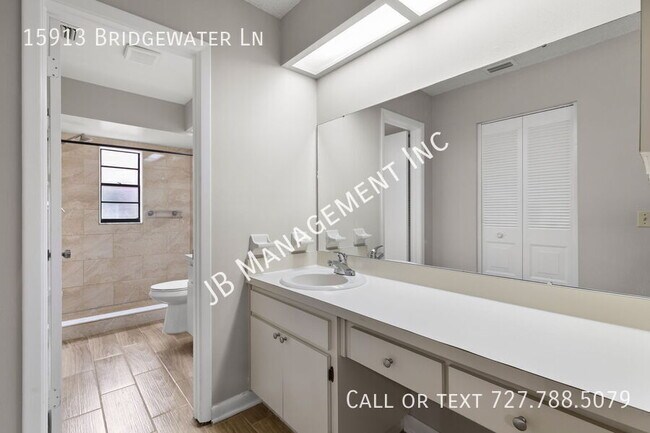 Building Photo - 15913 Bridgewater Ln