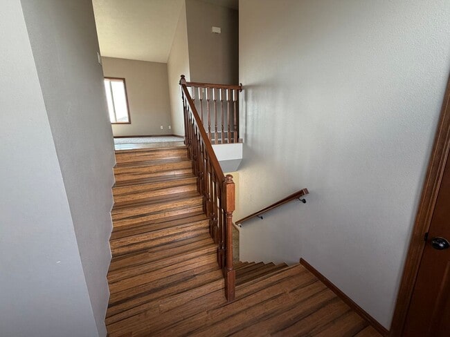 Building Photo - Feels like a New Home!