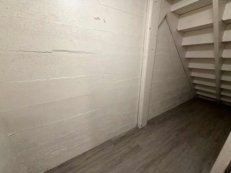 Building Photo - 914 3rd Ave