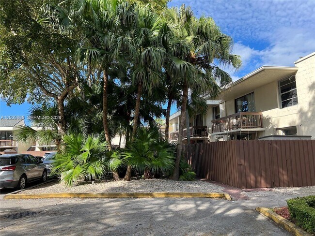 Building Photo - 8307 SW 142nd Ave