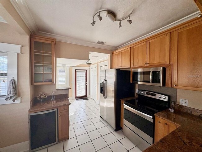 Building Photo - 302 W Haya St