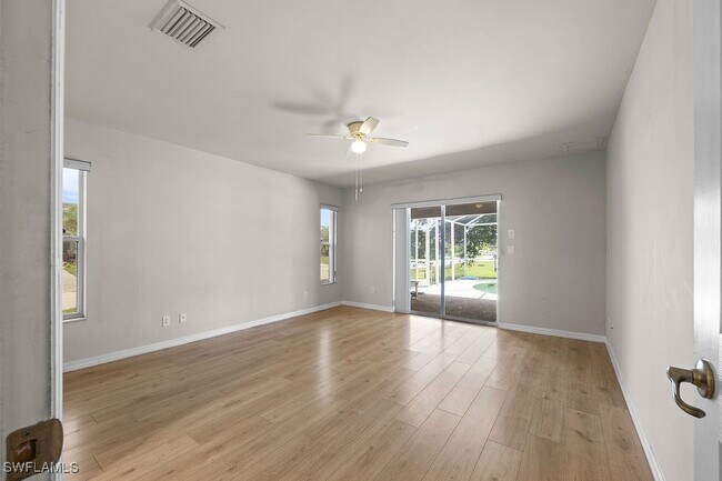 Building Photo - 3101 SW 22nd Ave
