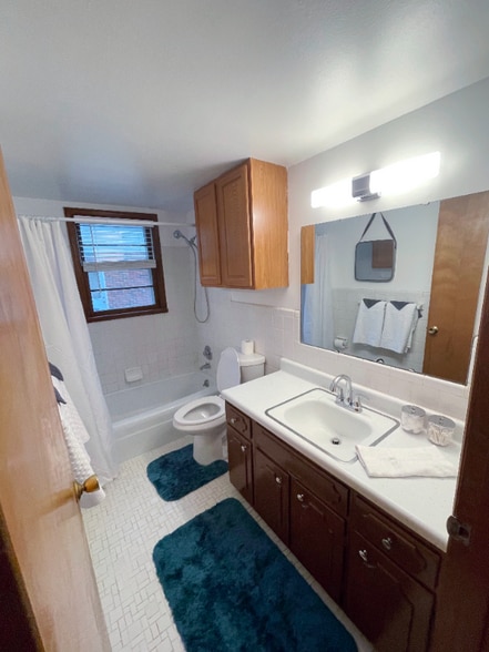 Building Photo - 2417 Quail Dr