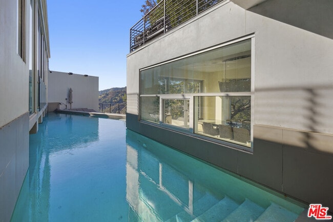 Building Photo - 9716 Oak Pass Rd