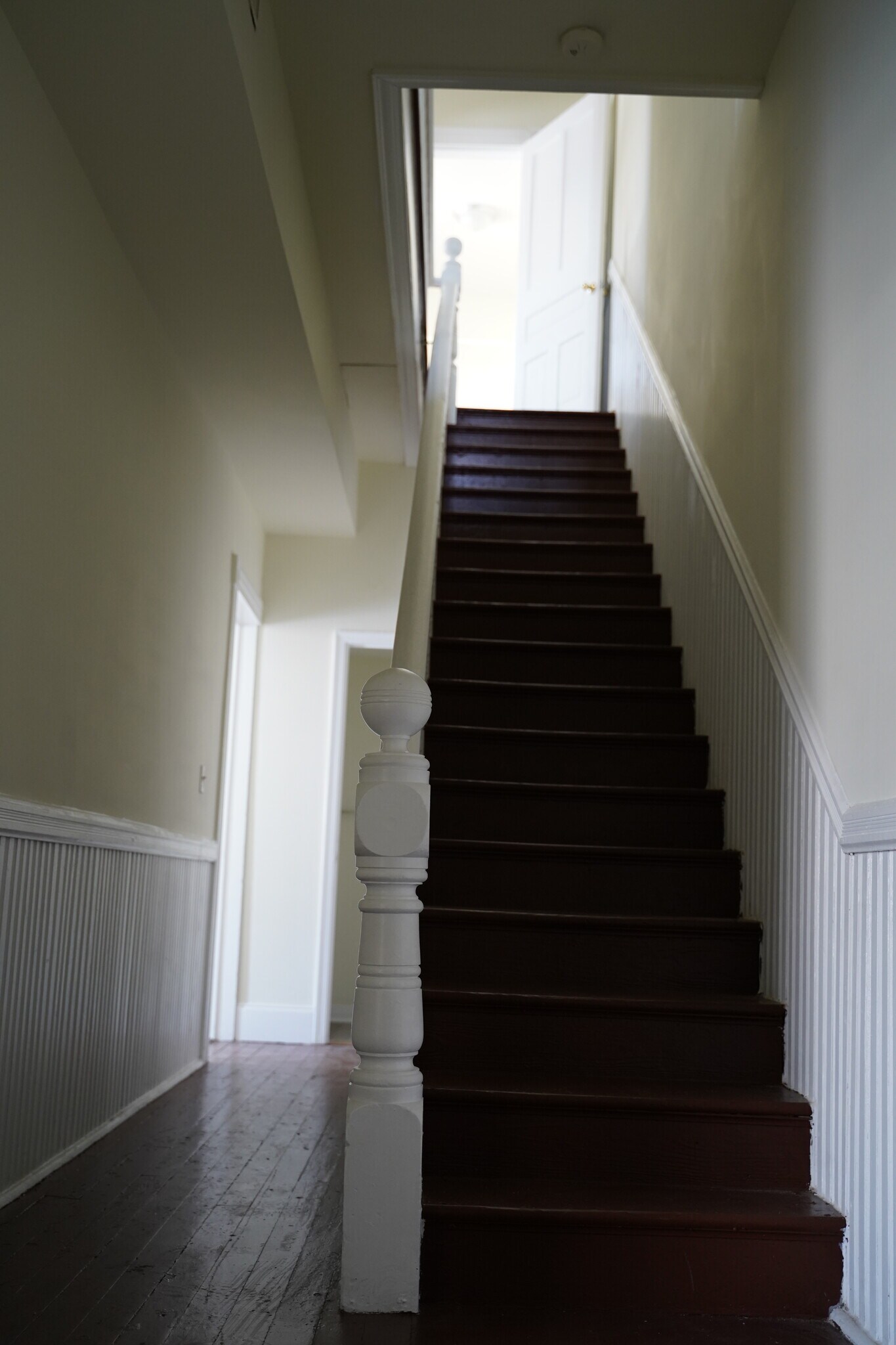 Stairs - 1028 Halifax St