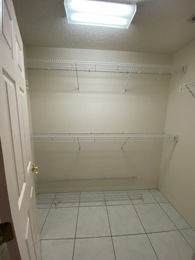 Building Photo - Home for rent in 55+ gated community