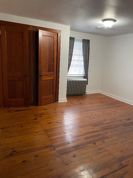 Building Photo - 913 Grange Rd