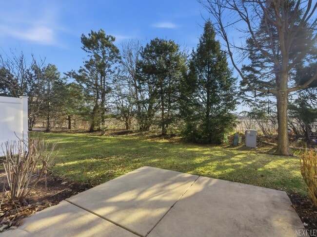 Building Photo - 472 Majestic Ln