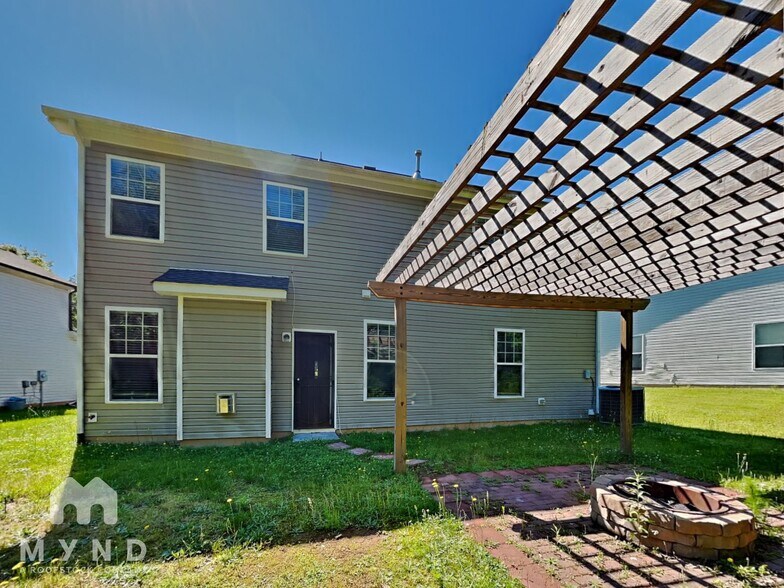 Building Photo - 909 Summer Storm Dr