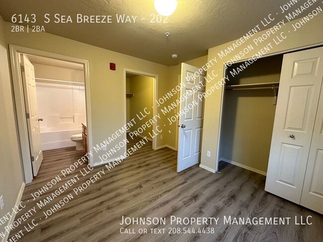 Building Photo - Beautiful South Boise apartments close to ...