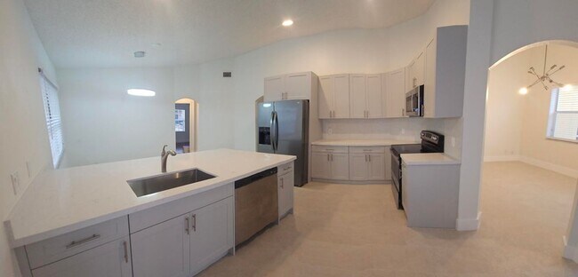 Building Photo - 10780 Cypress Lake Terrace