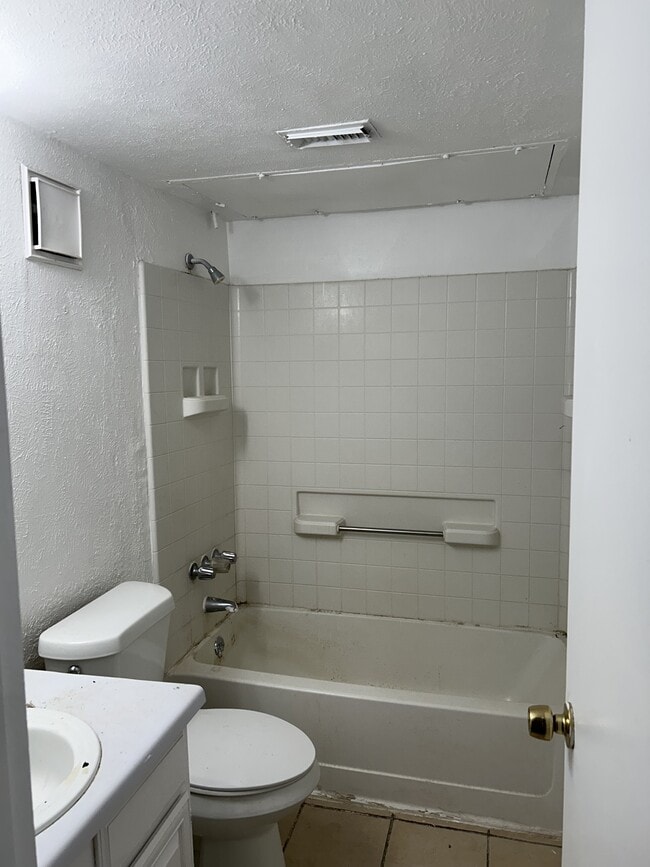 Building Photo - 4540 Chaha Rd
