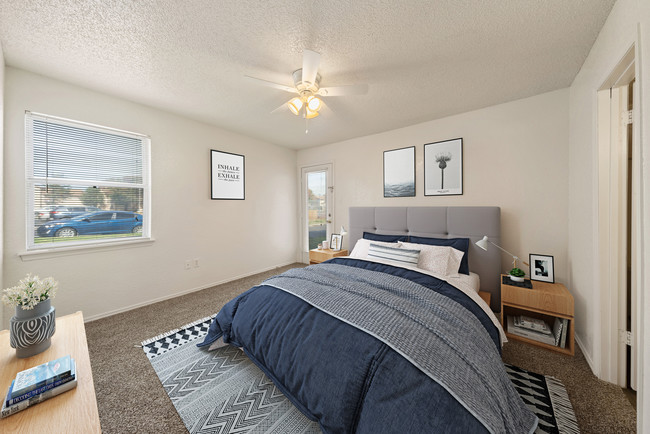 Spacious Bedroom - Sheridan Square Apartments