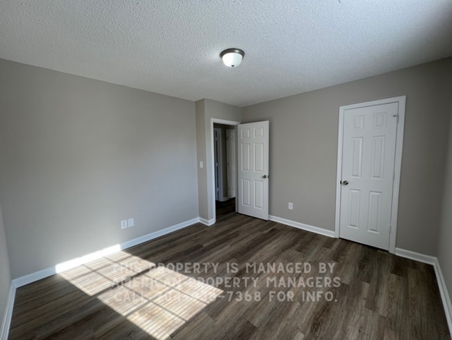 Building Photo - 299 Rustic Rd