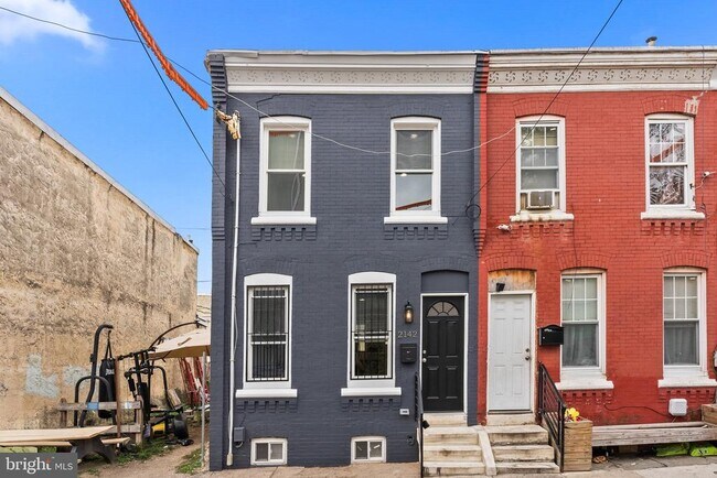 Building Photo - 2142 N Percy St