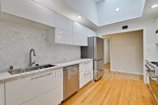 Building Photo - 1630 Alison Ave